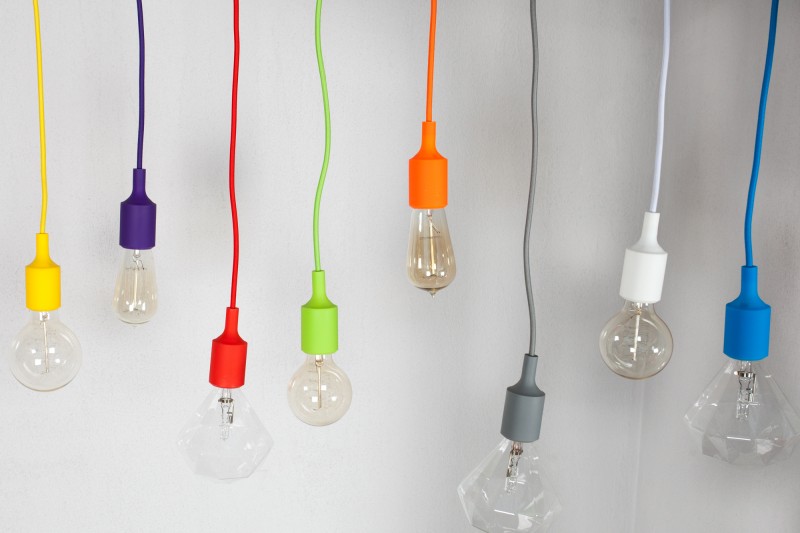 Závesná lampa Colorful Bulbs farebné 8 svetiel